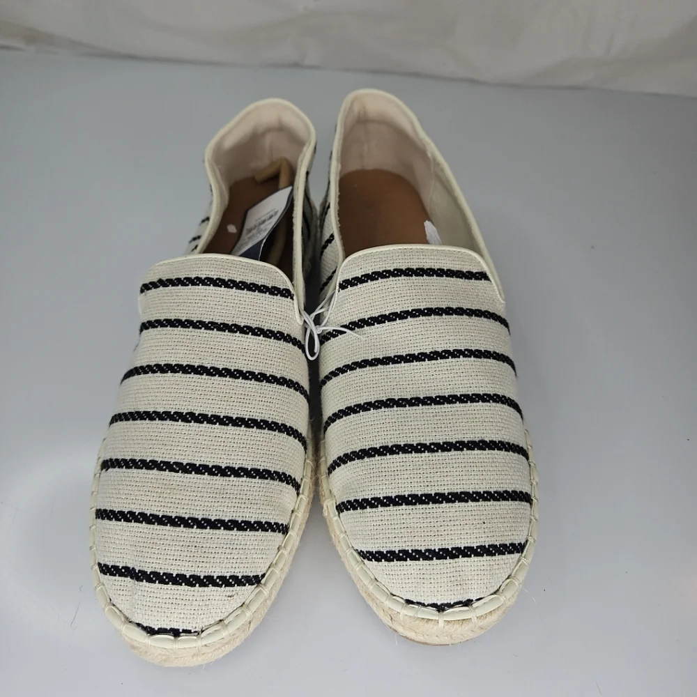 Universal Thread comfortable womens